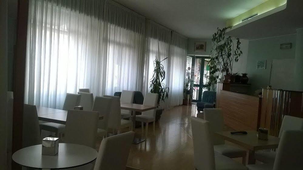 La Pergola 3*